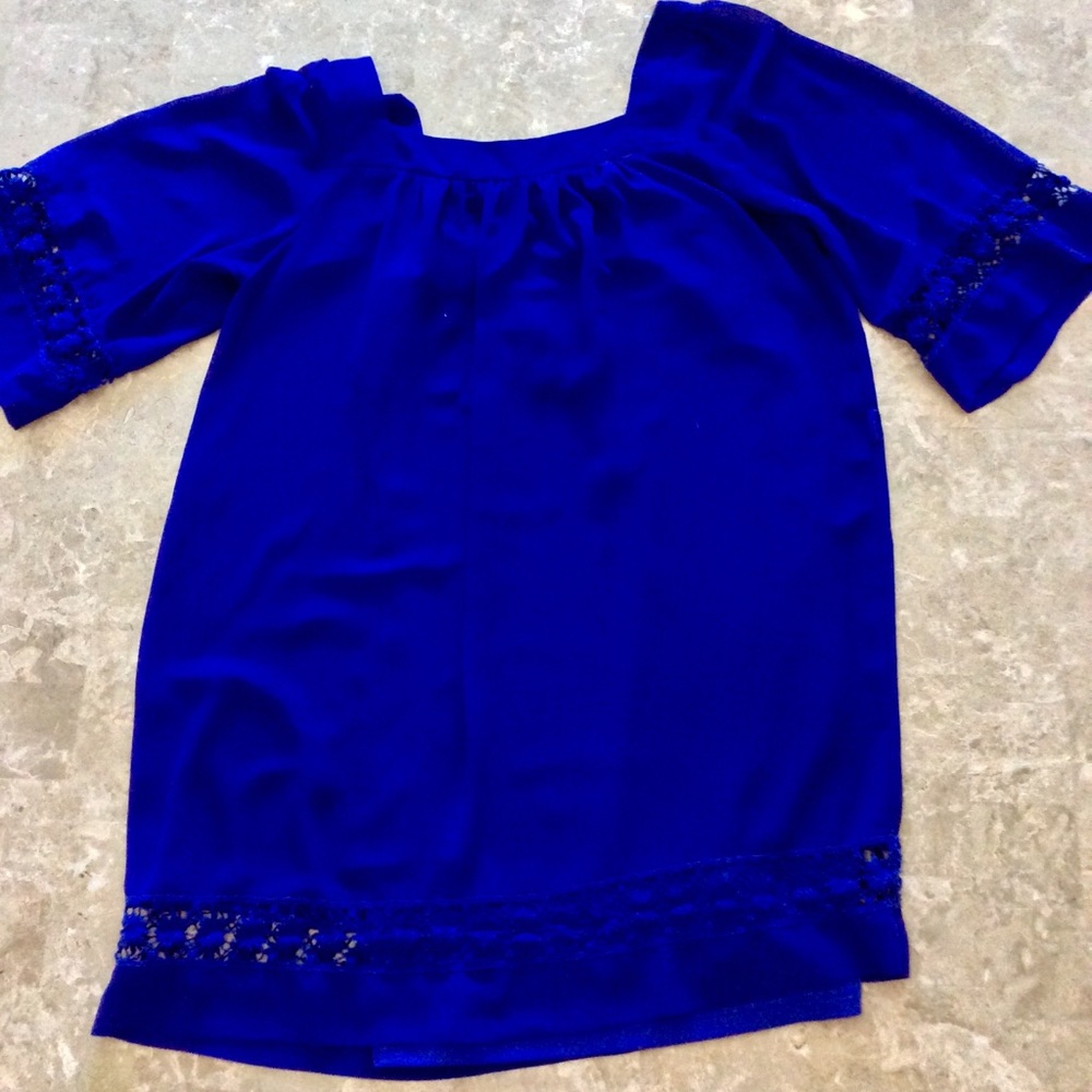 Chiffon dress with lace trim